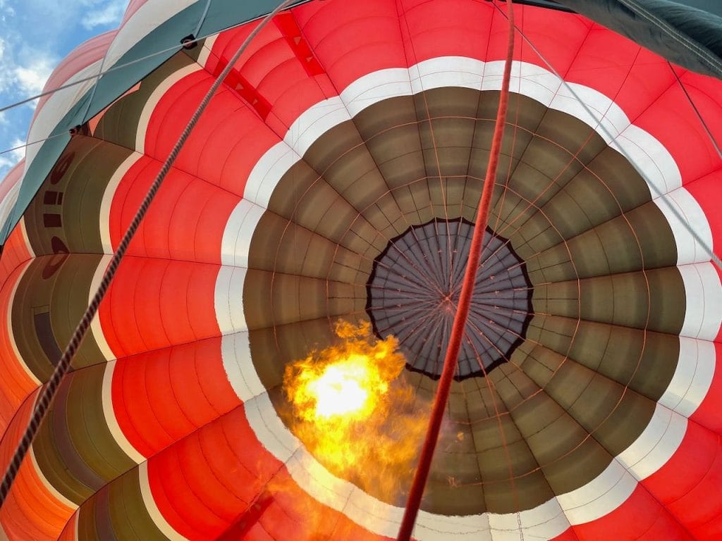 De ballon als voorbeeld voor compressie en decompressie.